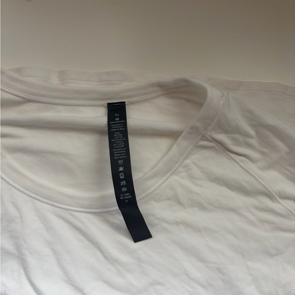 Men's White Crew Neck Shirt - XL lululemon fundamental LS